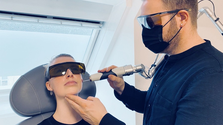 Kosmetisk ansigtsbehandling med laser